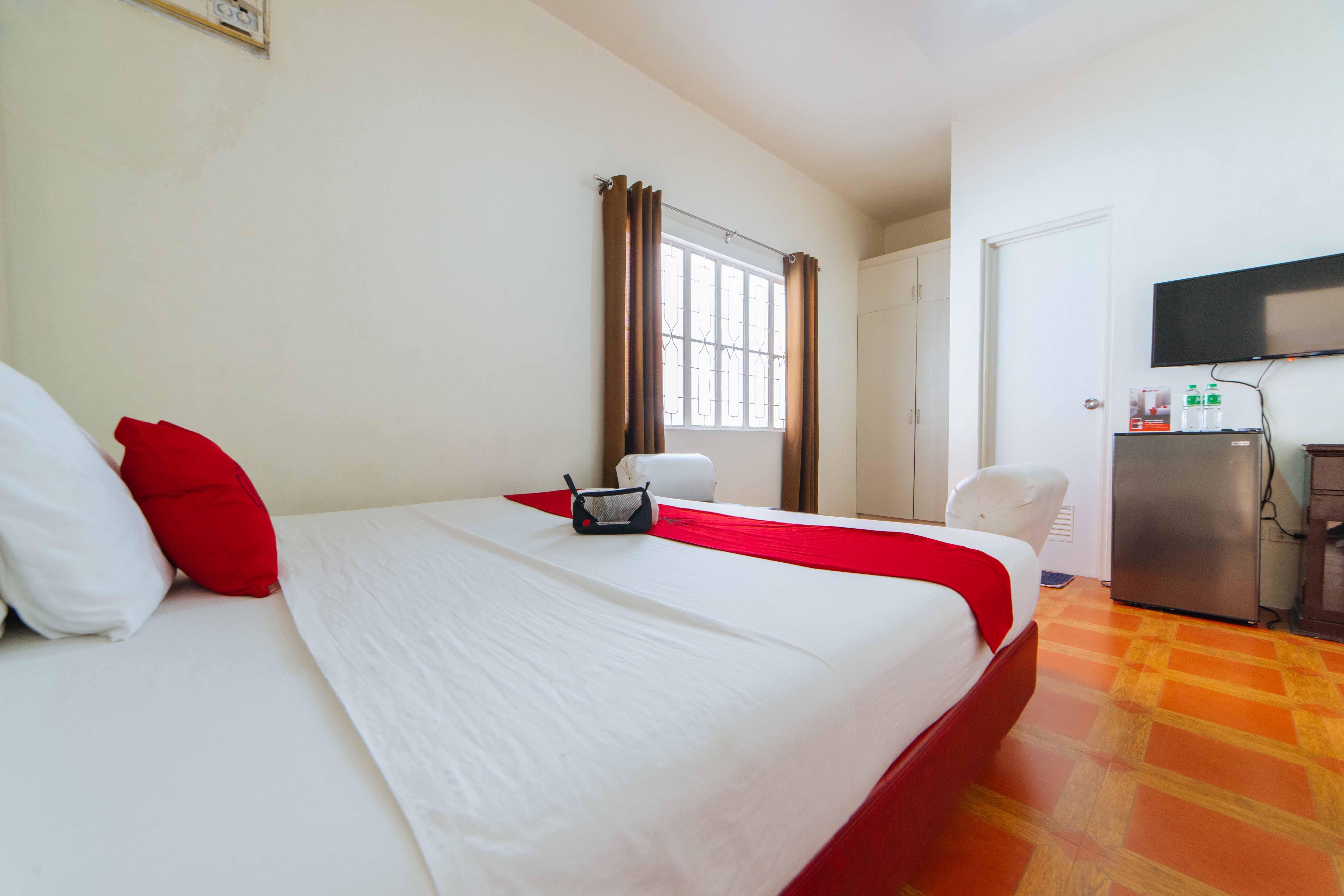 Reddoorz Near Walking Street Angeles City Экстерьер фото