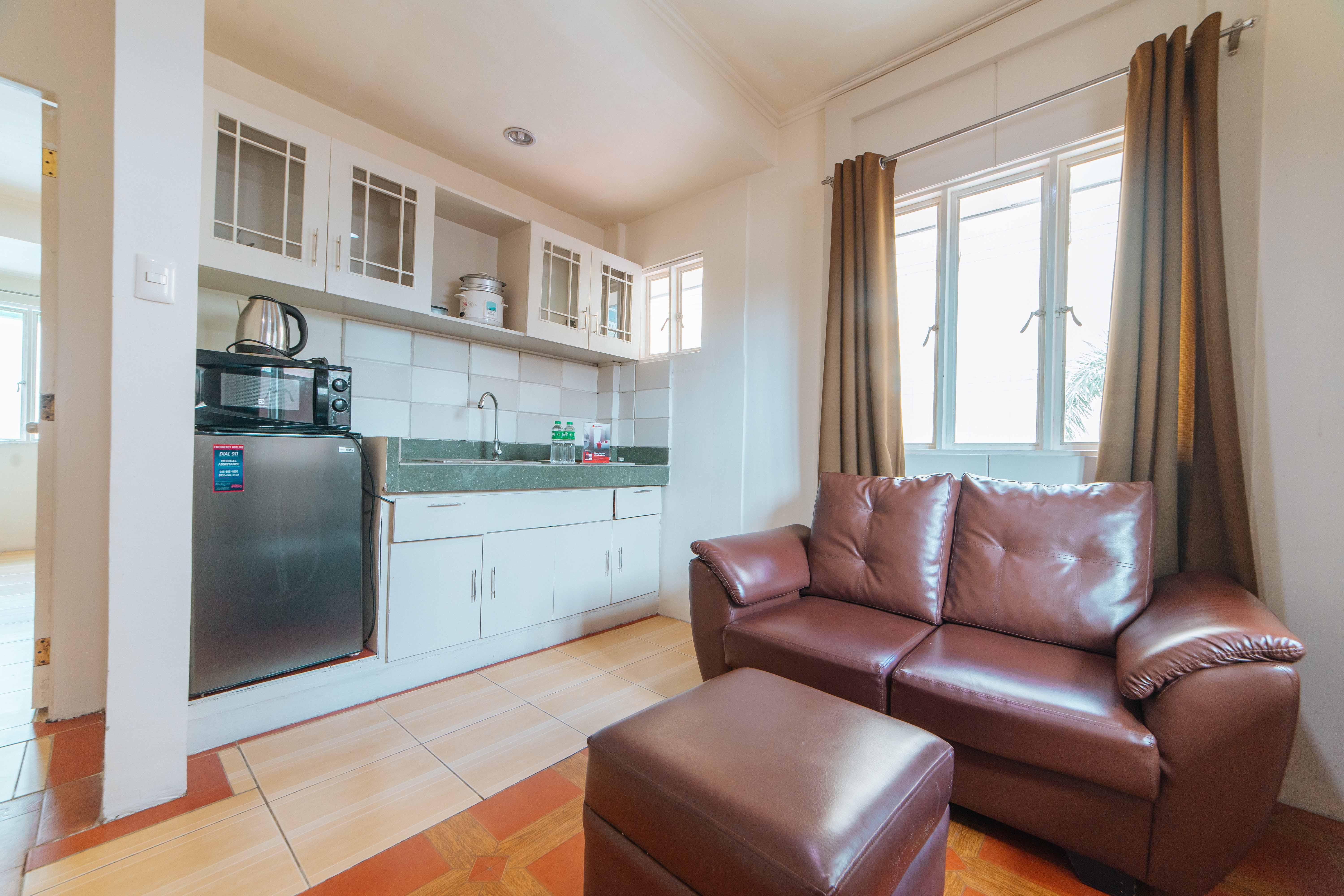 Reddoorz Near Walking Street Angeles City Экстерьер фото