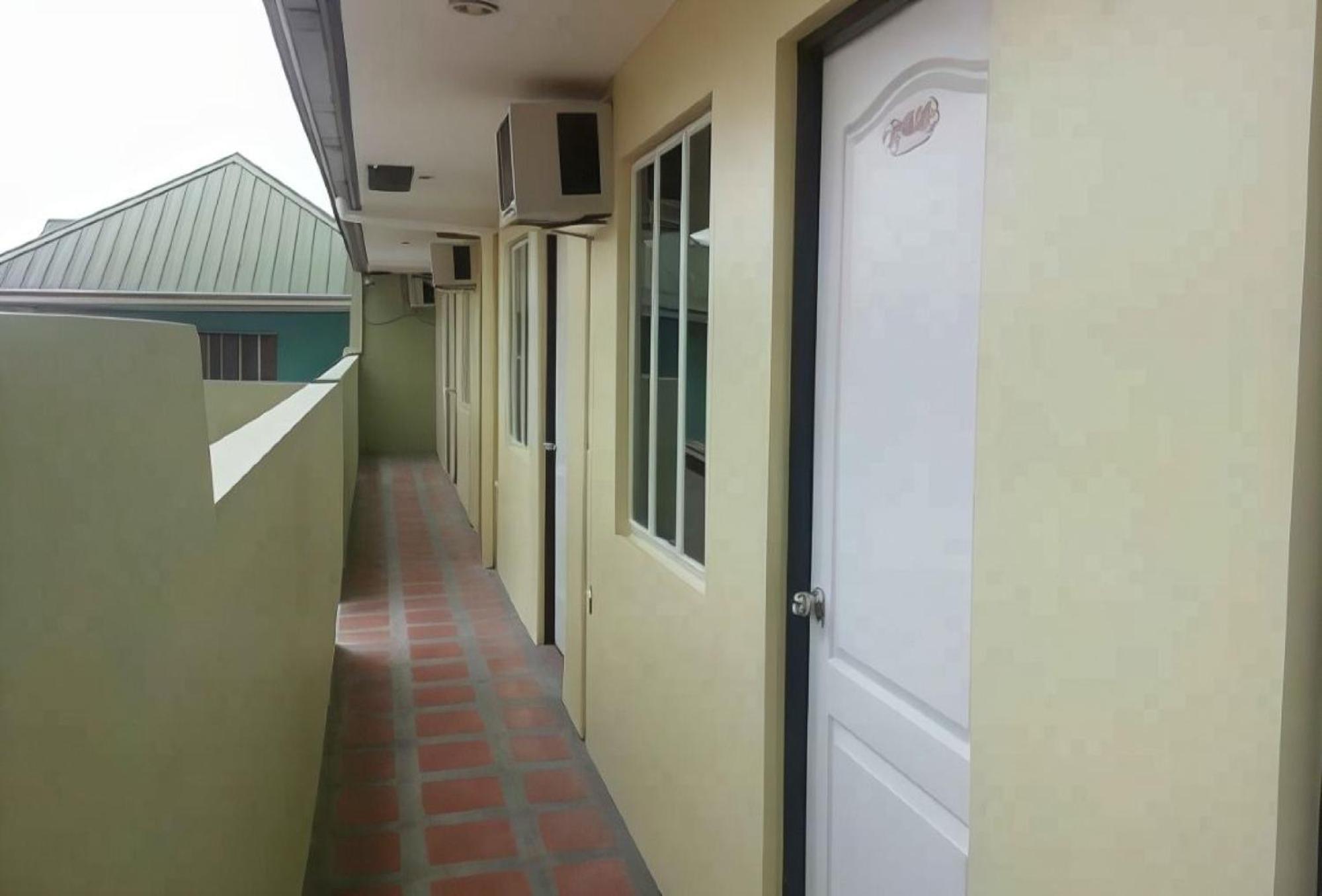 Reddoorz Near Walking Street Angeles City Экстерьер фото